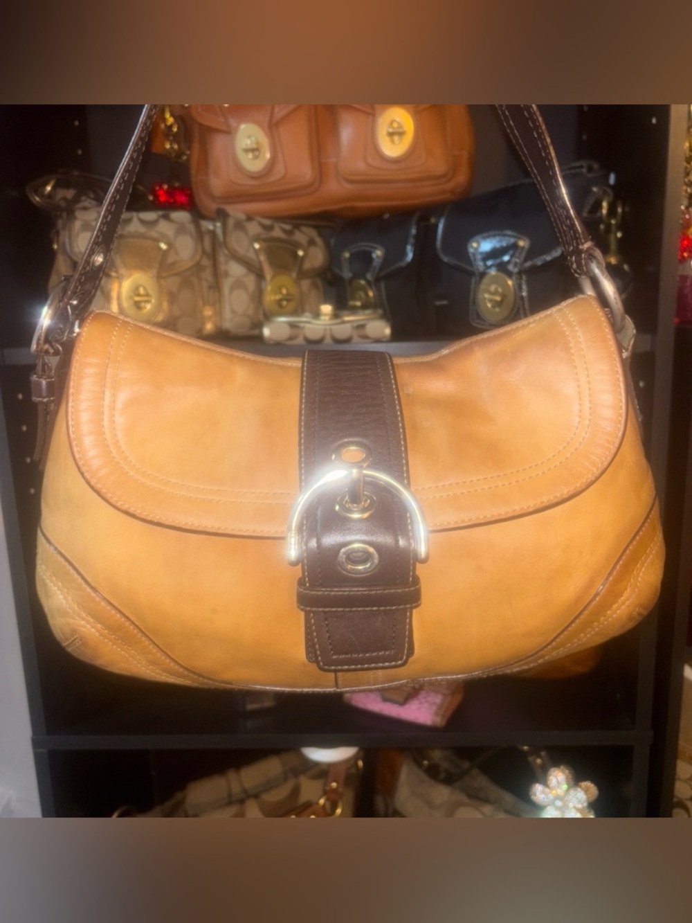 Vintage Coach large soho  Tan Leather Shoulder Bag with Dark Brown Strap